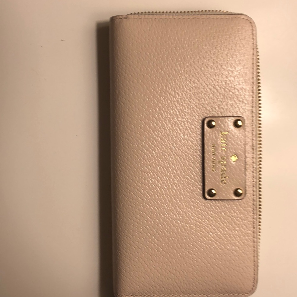 Kate Spade Wellesley Neda zip around wallet